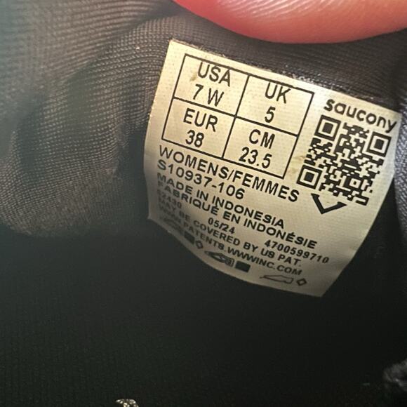 Saucony Guide 17 Triple Womens 7 W Black Road Running Max Cushion Shoes Sneakers - Picture 6 of 16